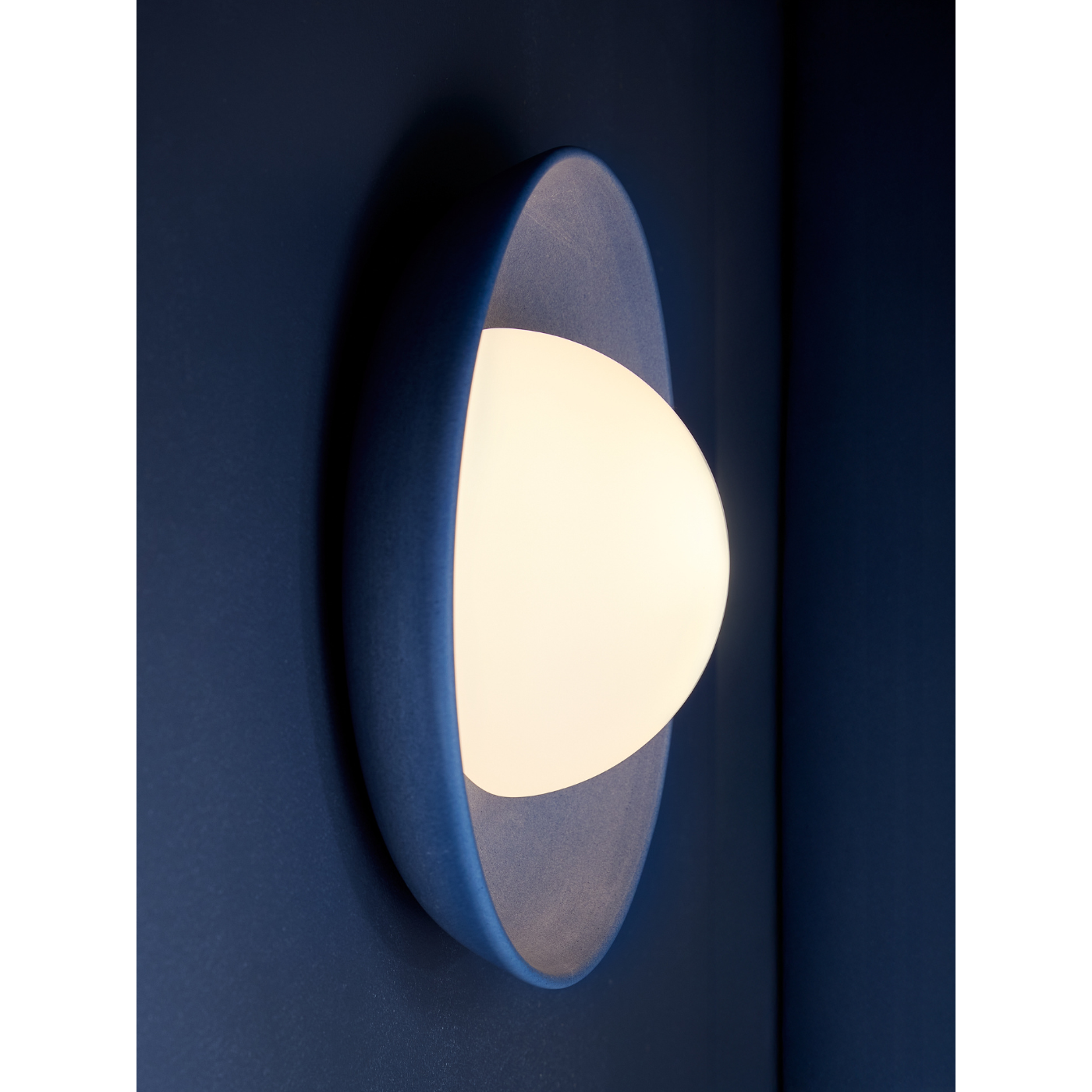 Mani Wide Sconce