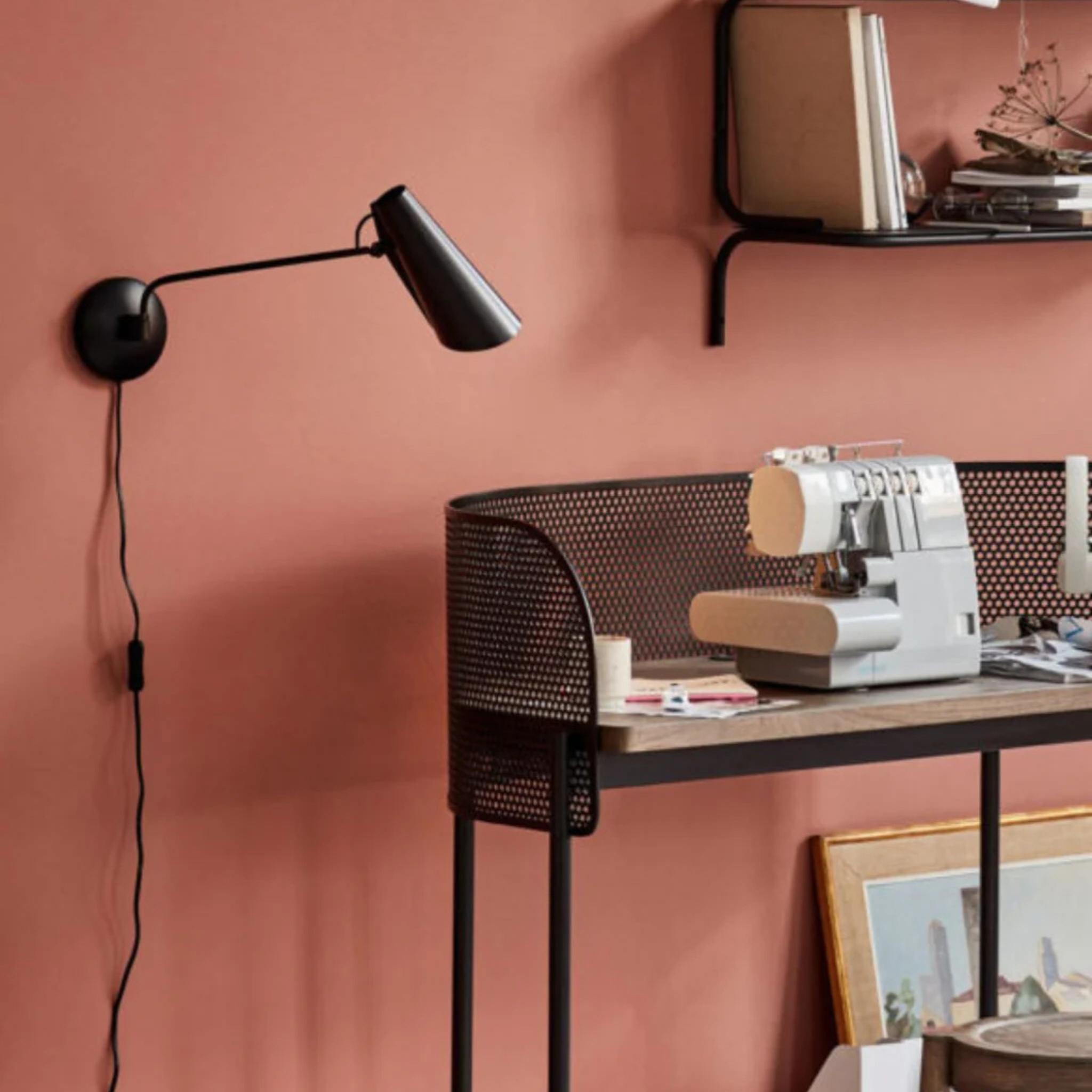 Birdy Swing Wall Light