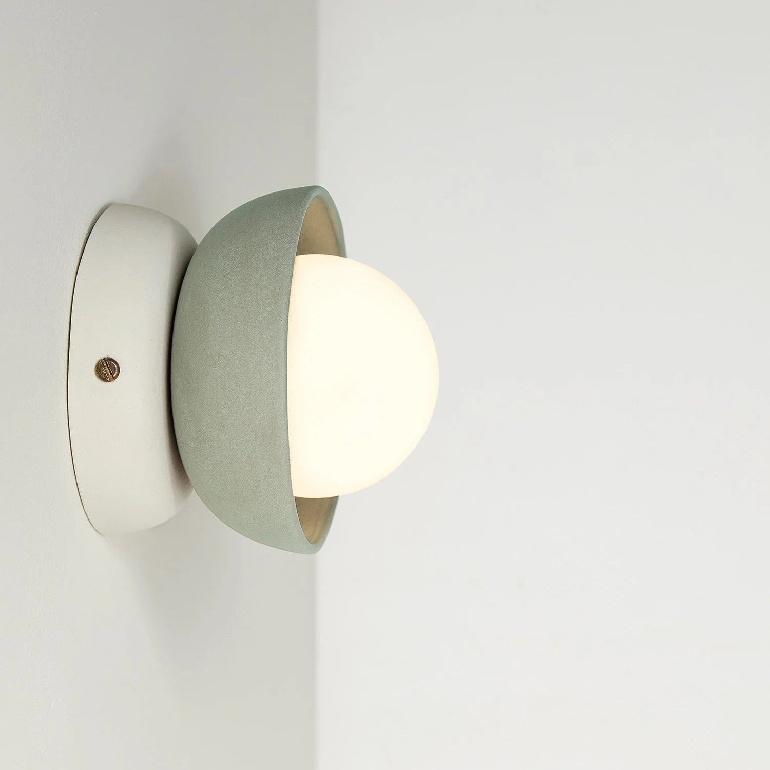 Studio Enti Mani Mini Sconce