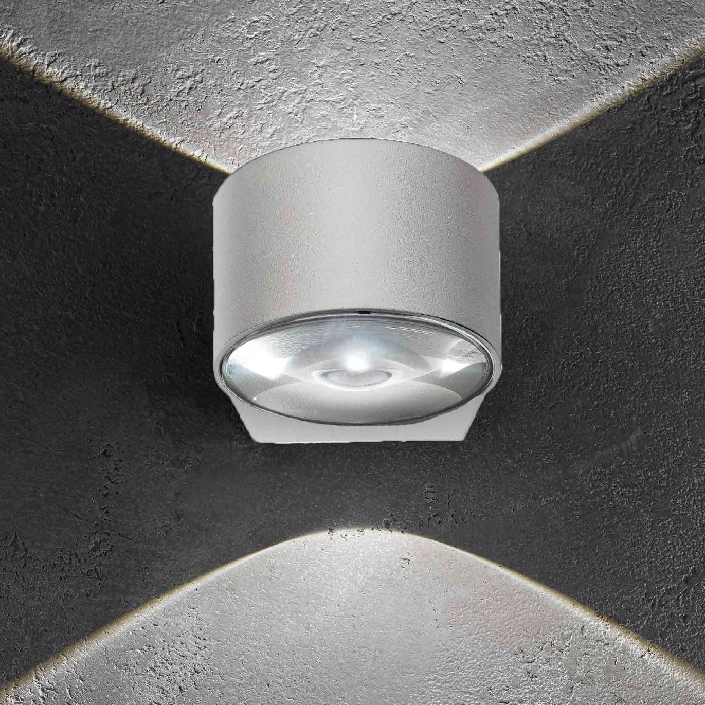 LENS OUTDOOR WALL LIGHT