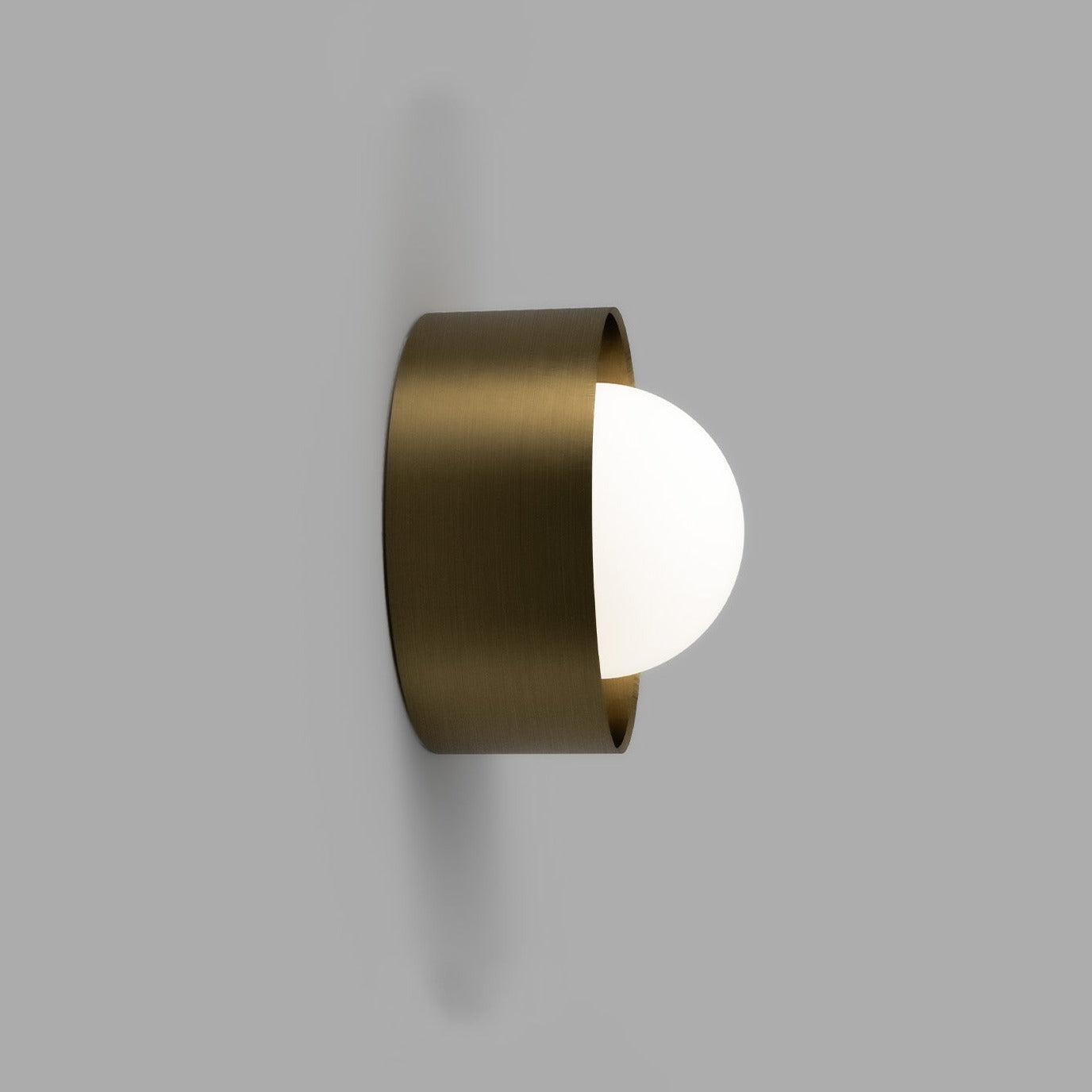 Orb Sur Wall Light