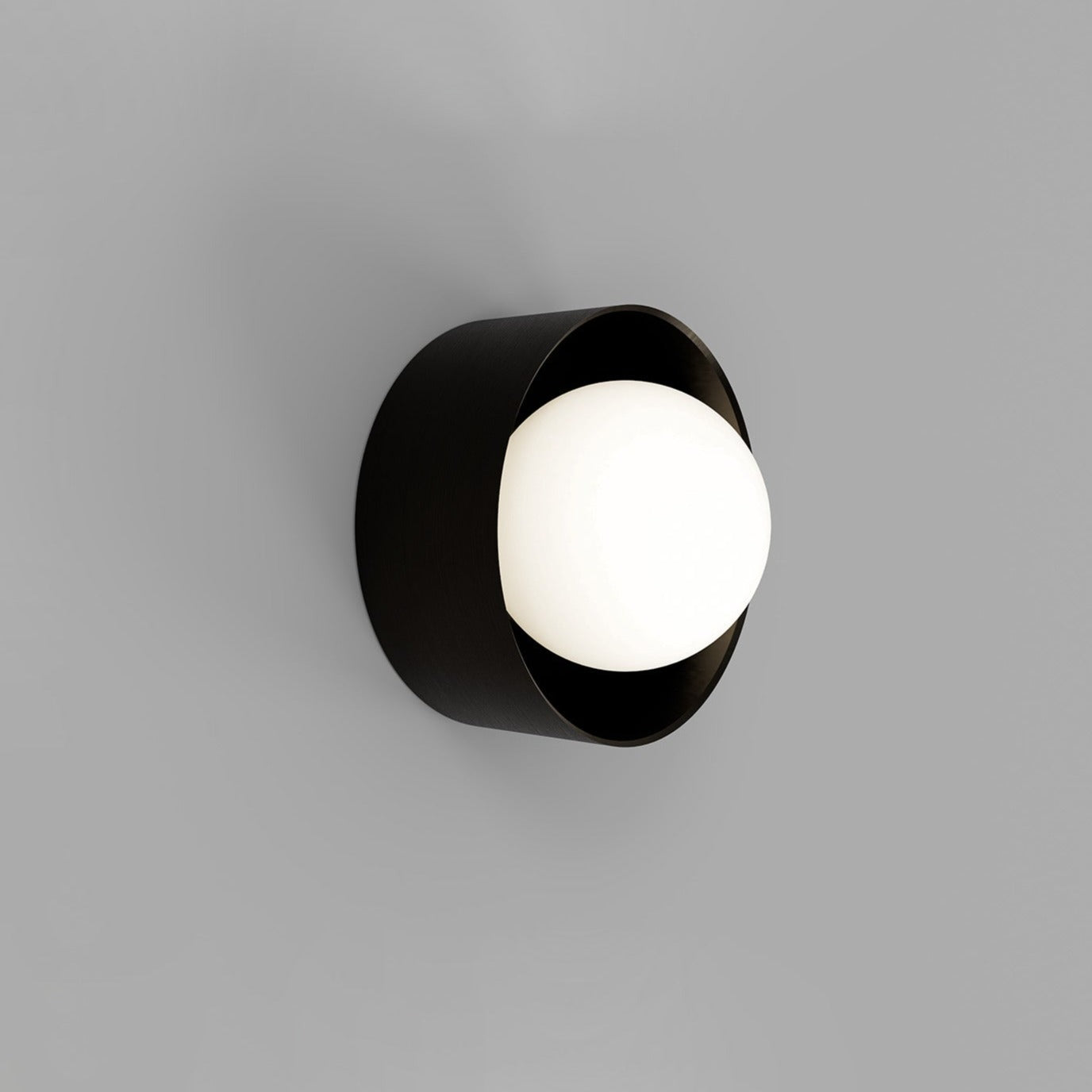 Orb Sur Wall Light