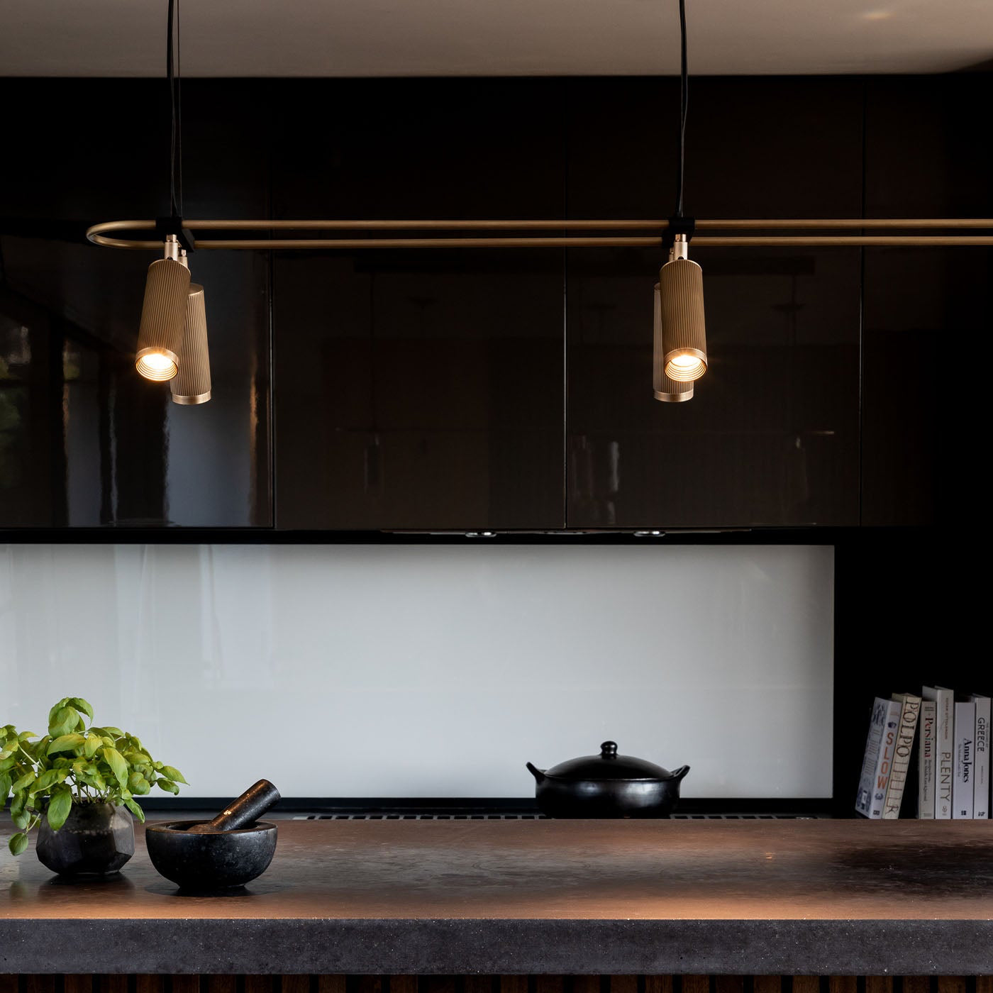 Spot 6lt Pendant Light