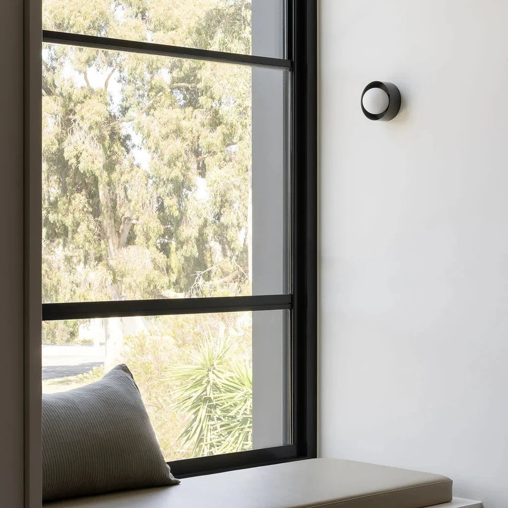 Orb Sur Wall Light