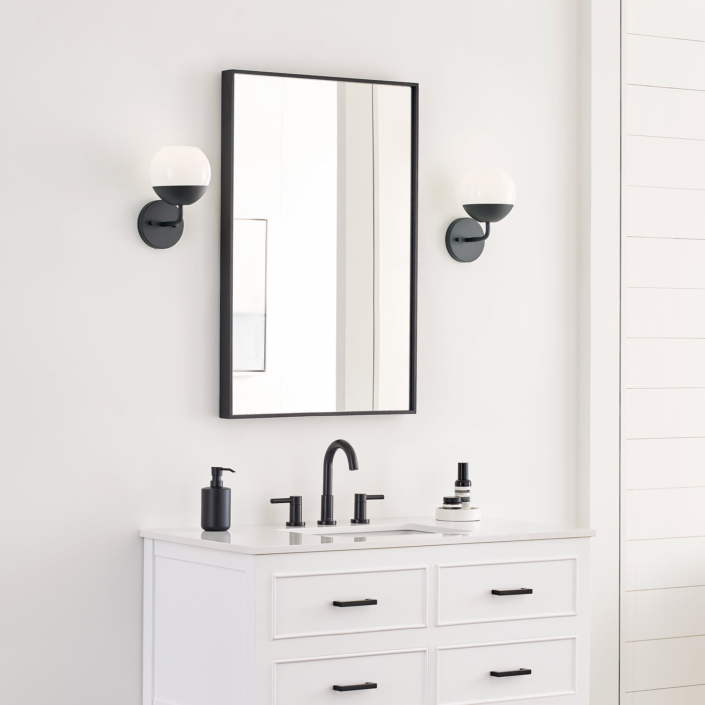 Alvin Wall Light