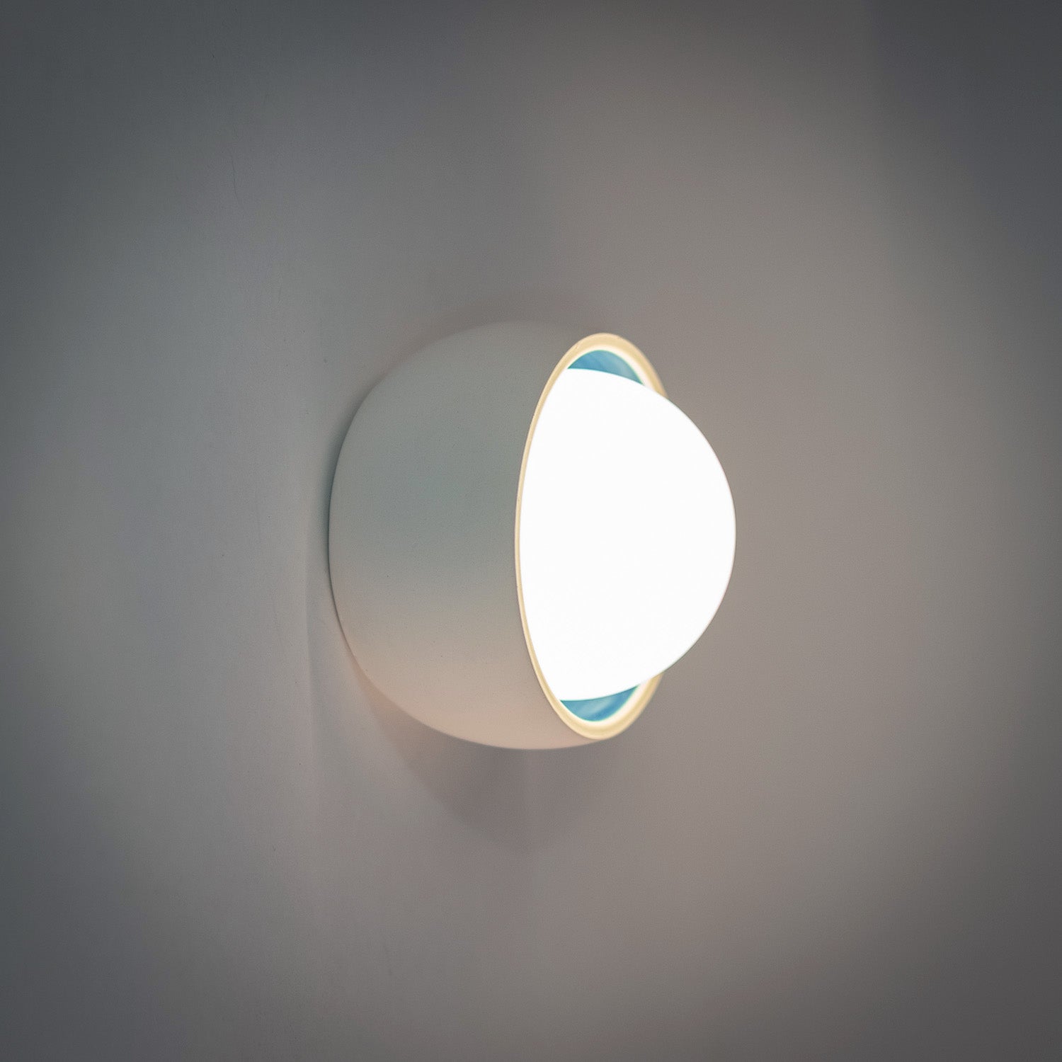 Gyro Porcelain Wall Light