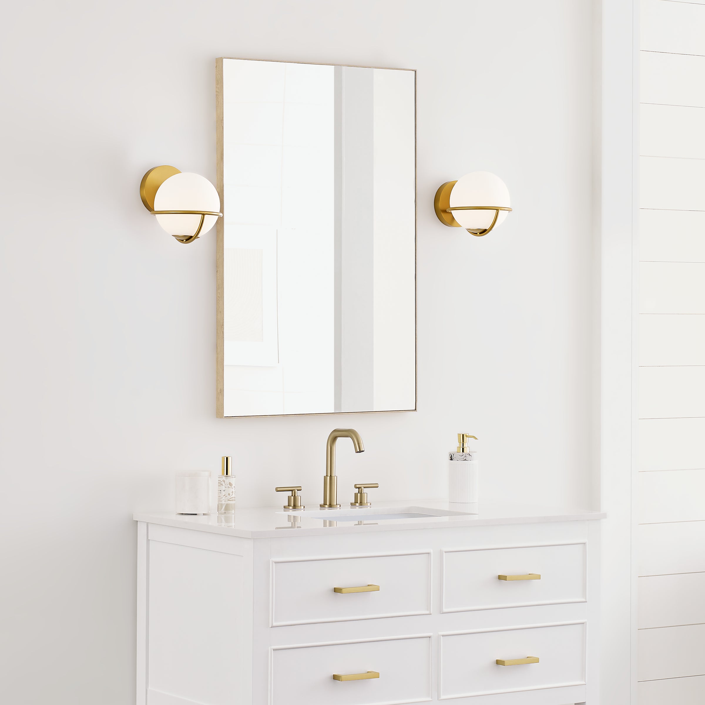 Apollo Wall Light