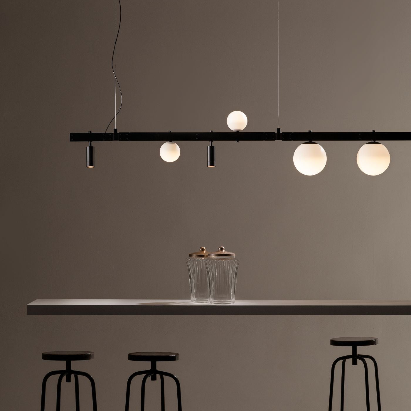 Stant Linear Pendant Light